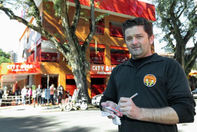 Edson Nicola, sócio-proprietário do City Bier e City Grill, ambos associados à ACIFI - Foto: Kiko Sierich